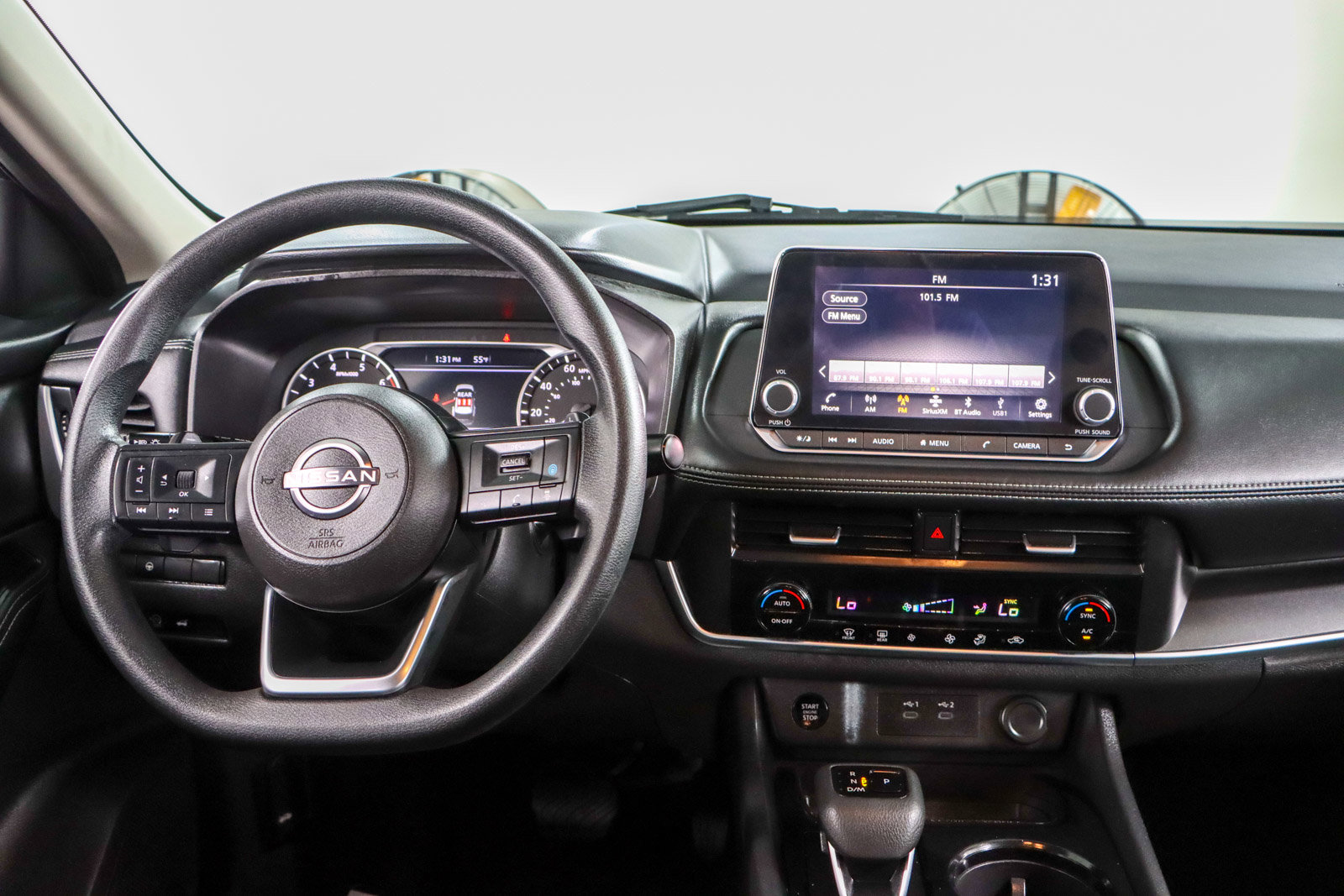 Used 2024 Nissan Rogue SV image 17