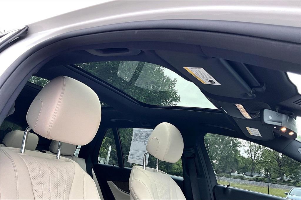 Used 2017 Mercedes-Benz E 400 4MATIC Wagon image 22