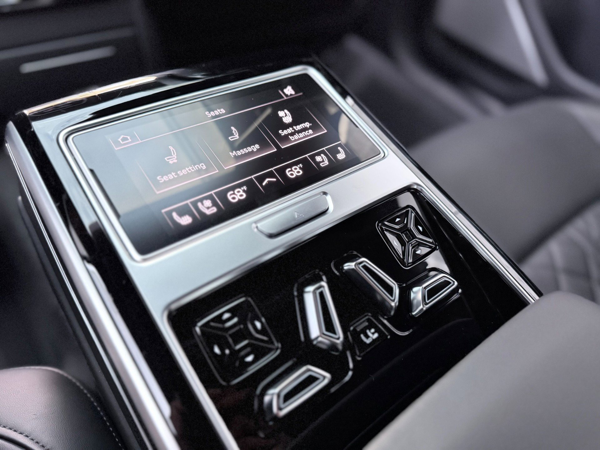 Used 2020 Audi S8 L image 38