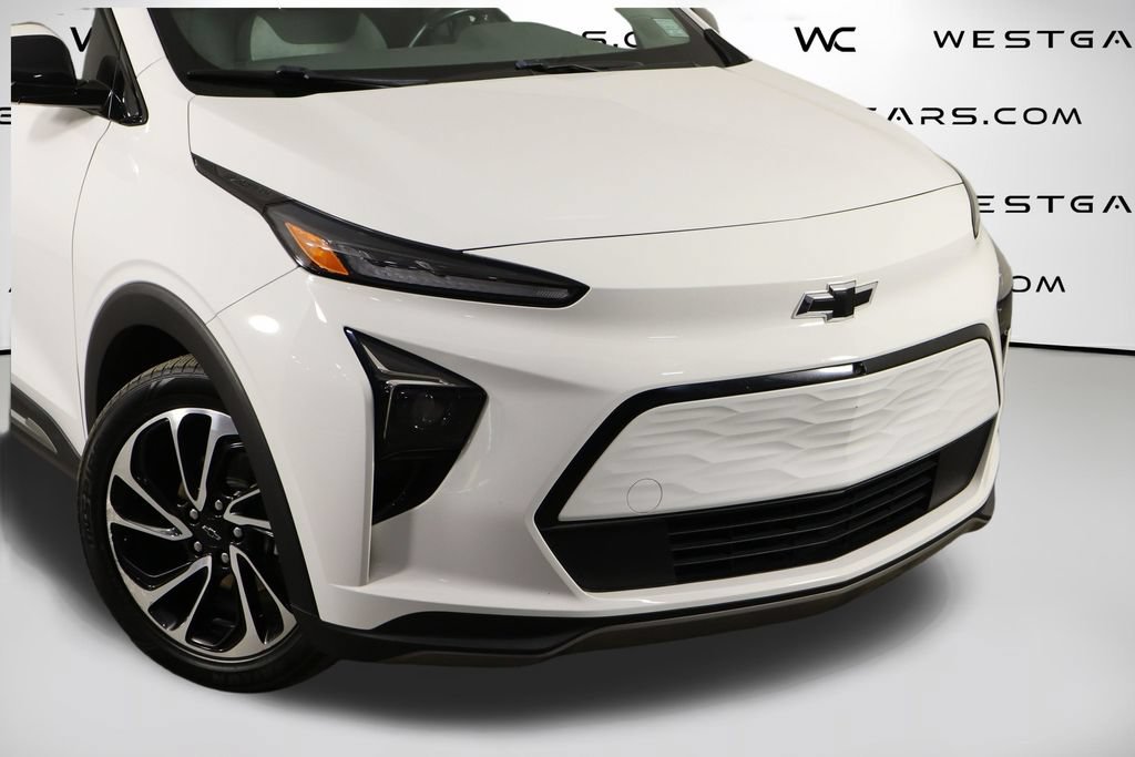 Used 2022 Chevrolet Bolt EUV Premier w/ Sun & Sound Package FWD image 48