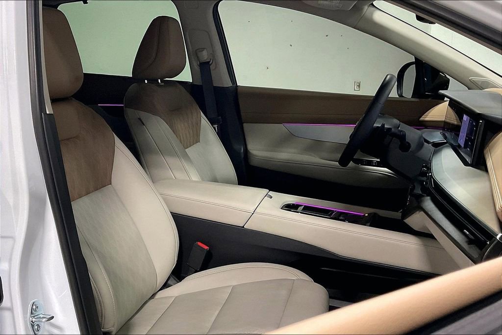 Used 2025 Nissan Murano Platinum w/ Cargo Package image 10