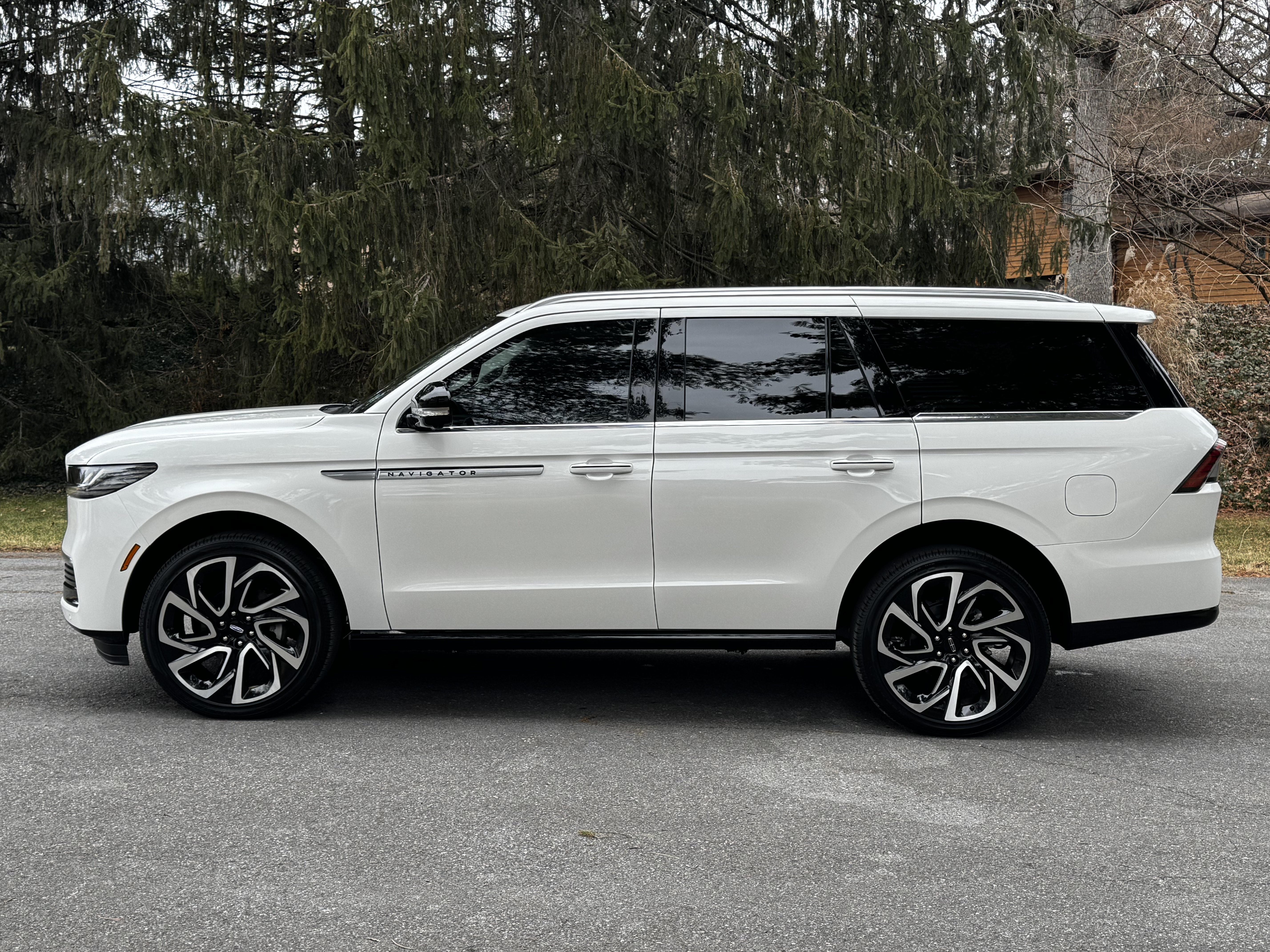Used 2026 Lincoln Navigator Reserve AWD/4WD image 12