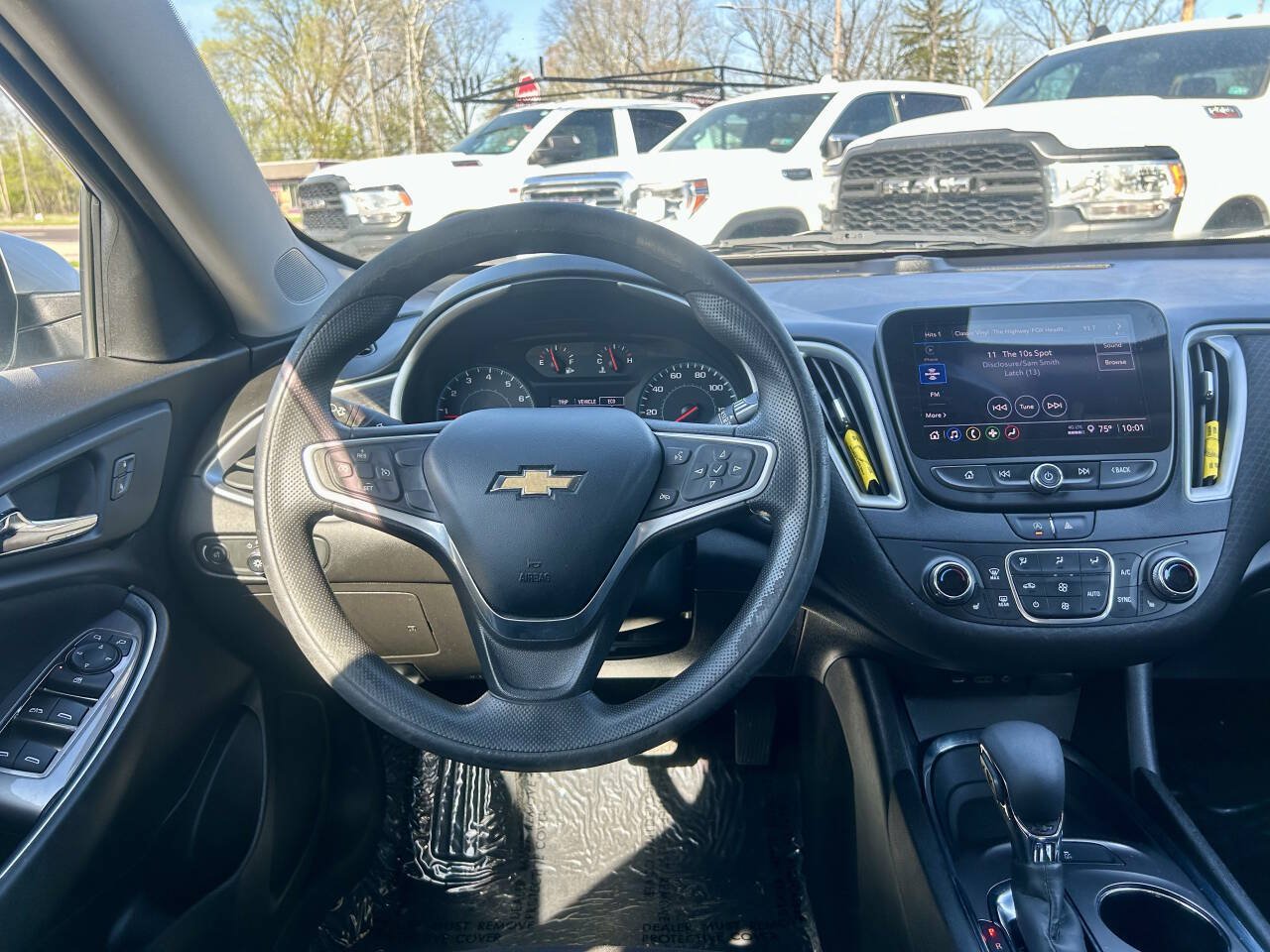 Used 2022 Chevrolet Malibu LT FWD image 19