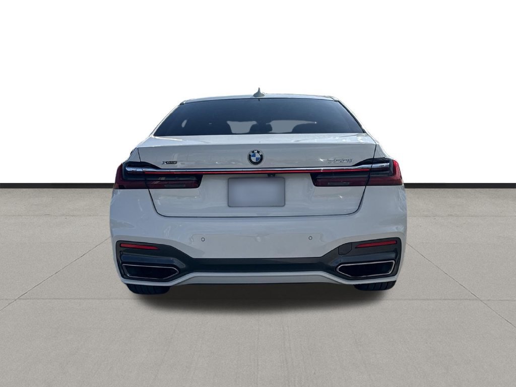 Used 2022 BMW 750i xDrive w/ M Sport Package AWD/4WD image 6