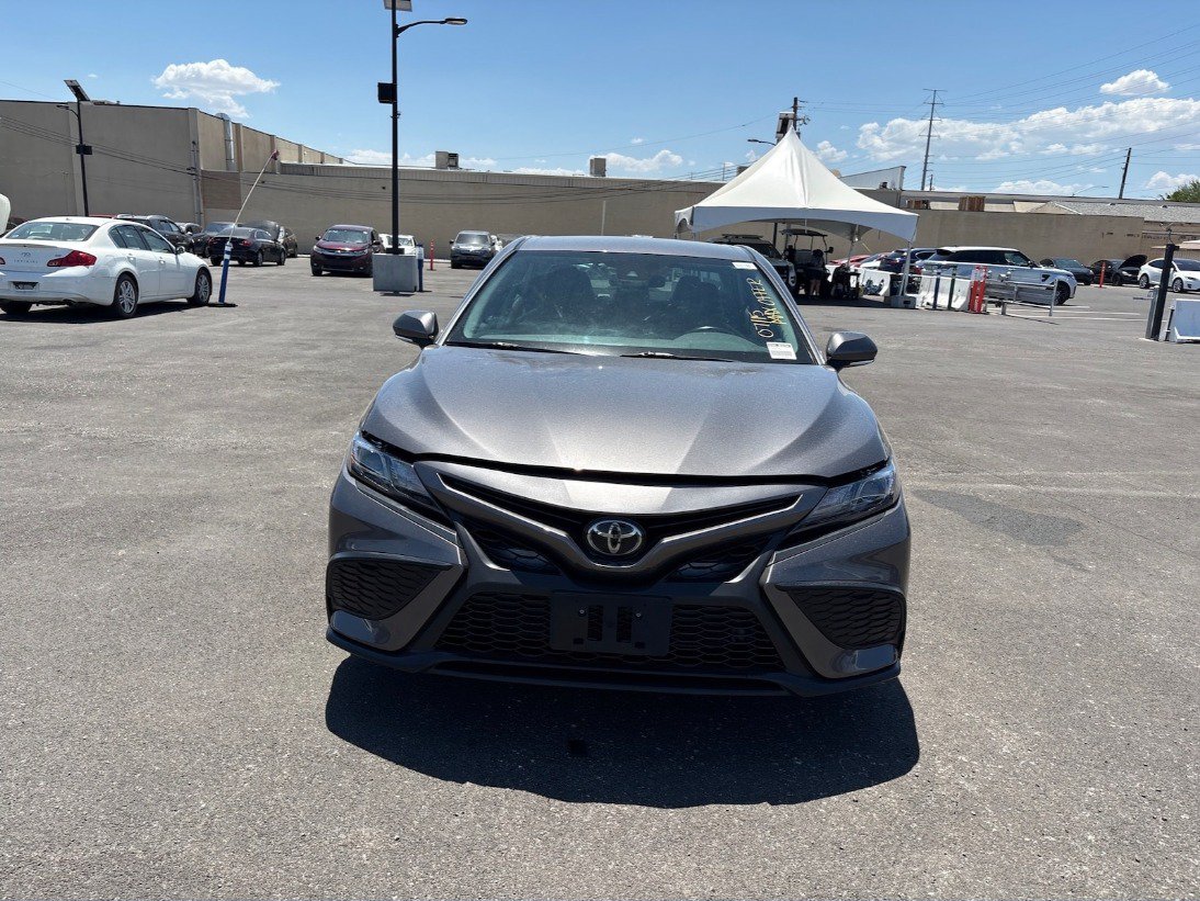 Used 2023 Toyota Camry SE FWD video 2