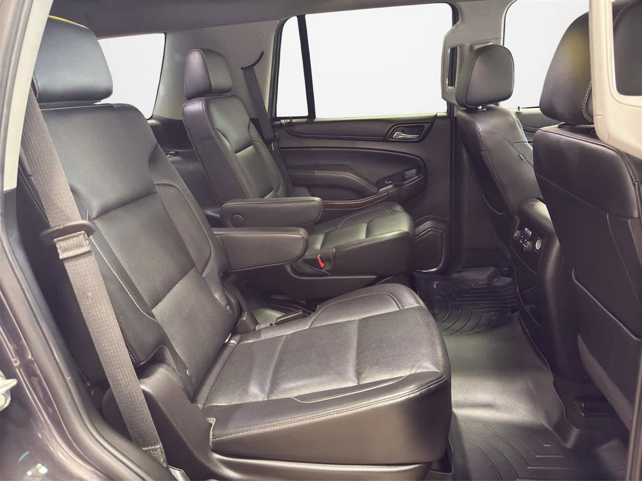 Used 2018 GMC Yukon SLT image 30