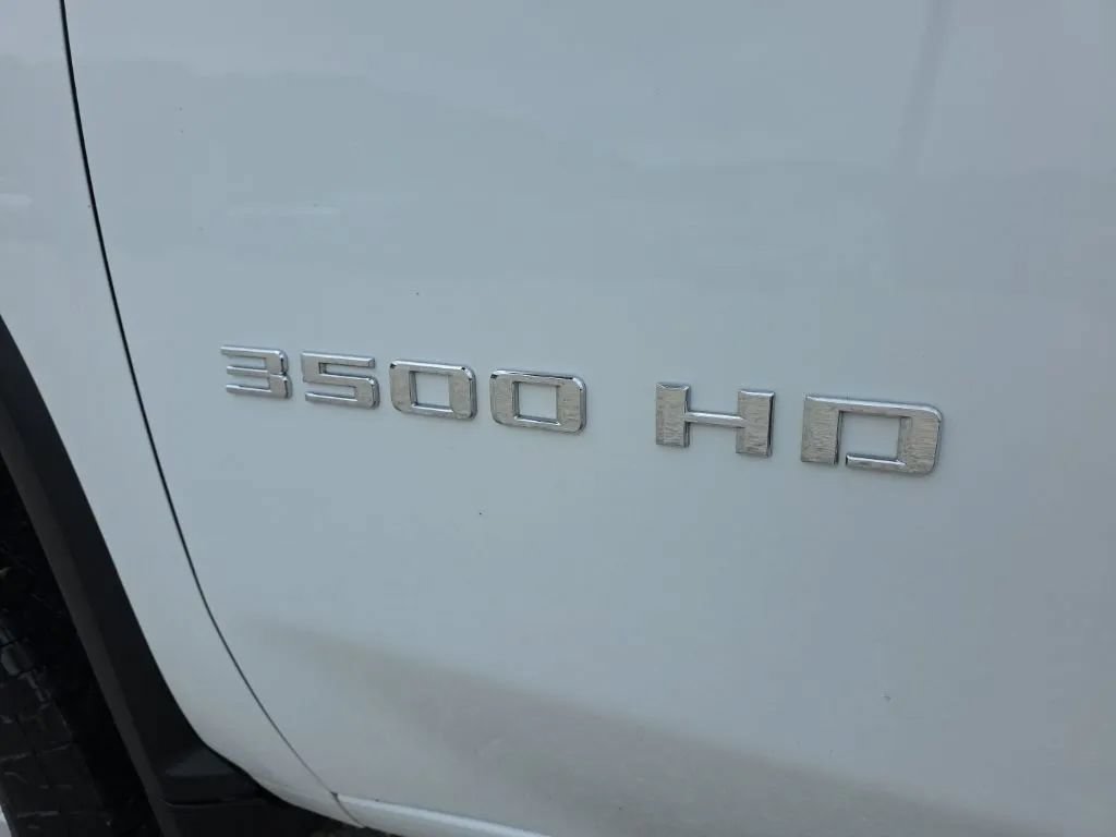 Used 2020 Chevrolet Silverado 3500 LT AWD/4WD image 9
