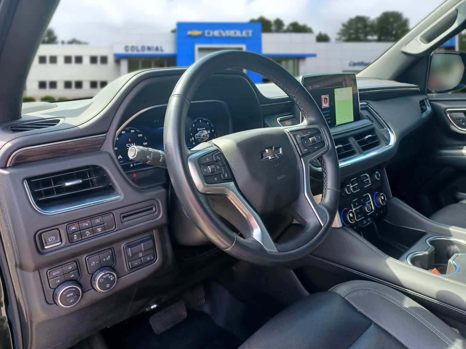 Used 2023 Chevrolet Tahoe Z71 w/ Z71 Off-Road Package AWD/4WD image 8