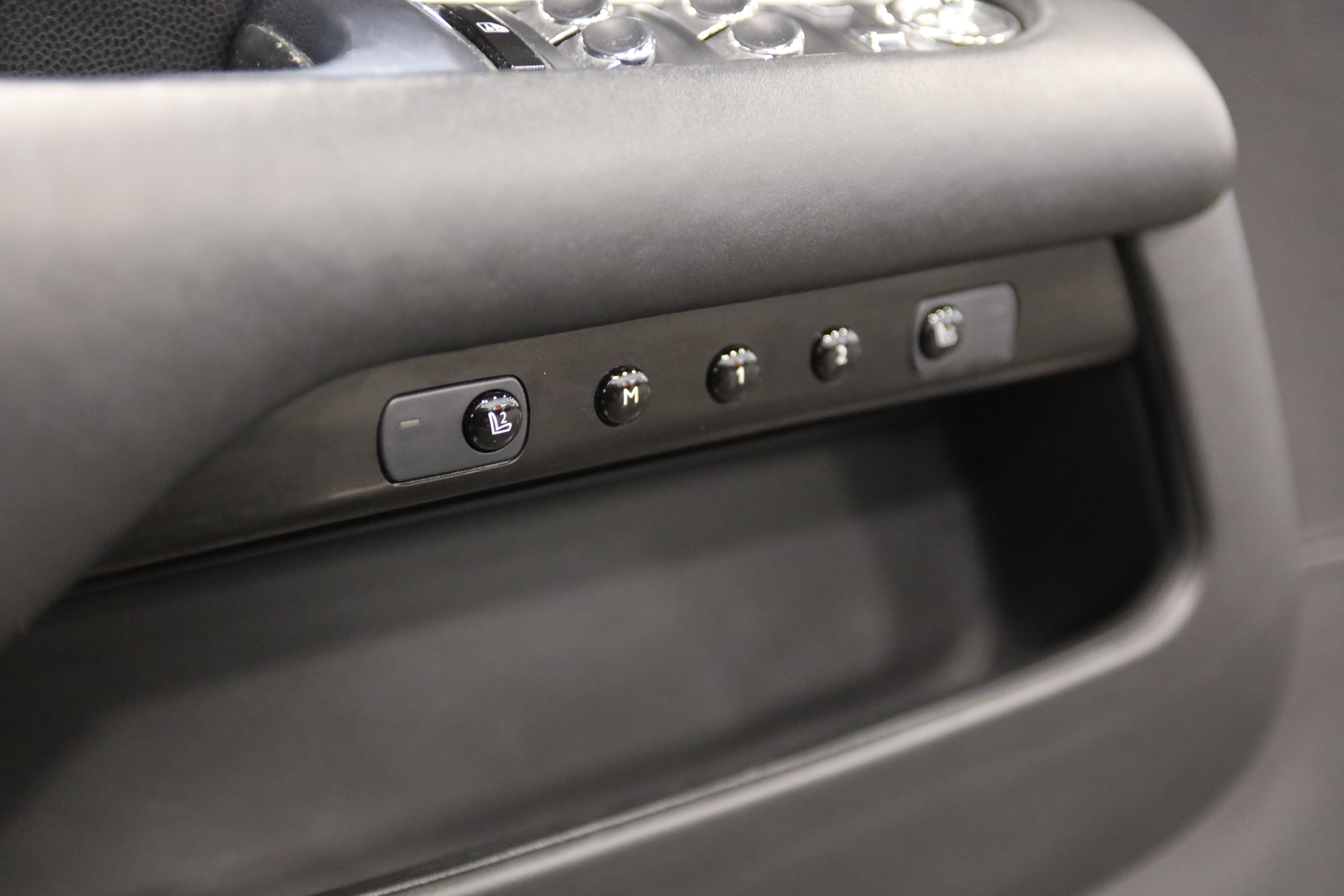 Used 2016 Rolls-Royce Wraith RWD image 12