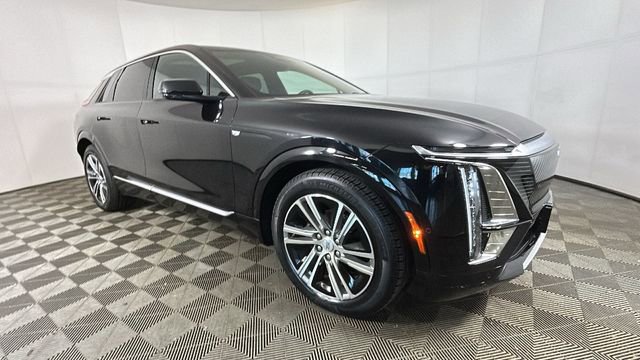 Used 2024 Cadillac Lyriq Luxury AWD/4WD image 2