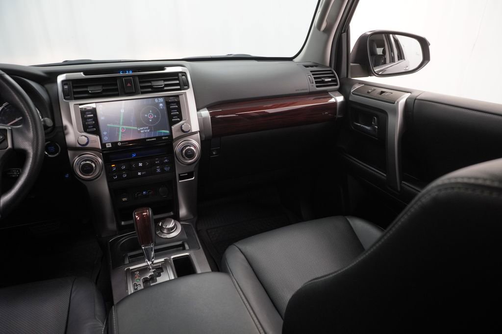 Used 2024 Toyota 4Runner Limited AWD/4WD image 26