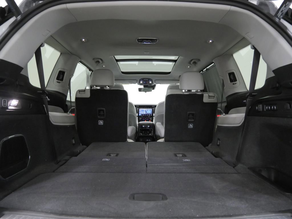Used 2022 Jeep Grand Cherokee L Overland w/ Advanced Protech Group III AWD/4WD image 31