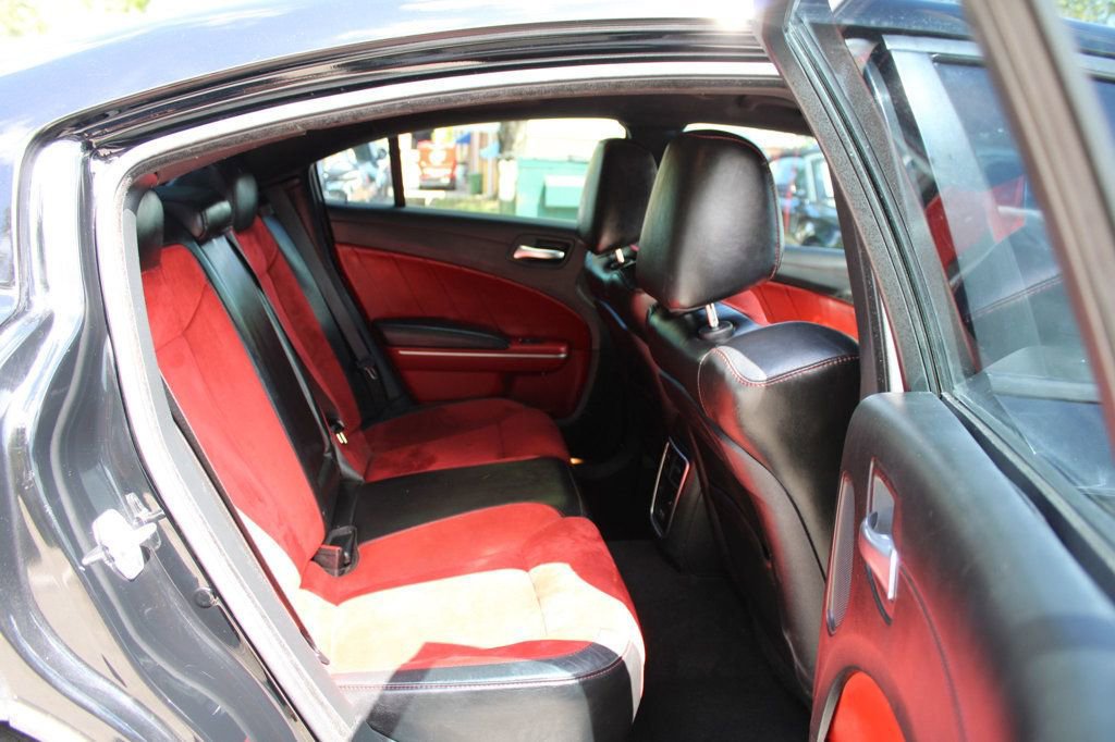 Used 2019 Dodge Charger Scat Pack w/ Dynamics Package RWD image 30