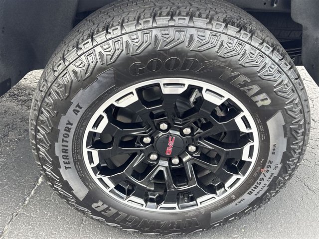 Certified 2026 GMC Canyon AT4 w/ Technology Plus Package AWD/4WD image 33