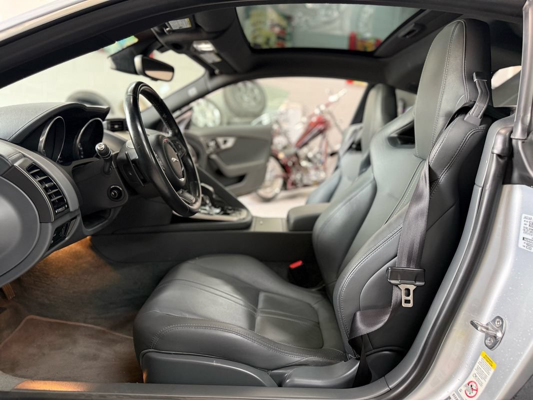 Used 2015 Jaguar F-TYPE Coupe RWD image 10