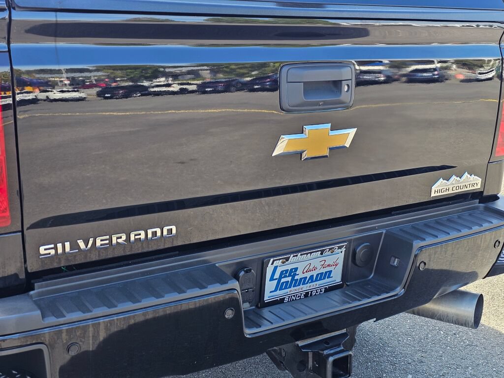Used 2017 Chevrolet Silverado 2500 High Country w/ Duramax Plus Package AWD/4WD image 24