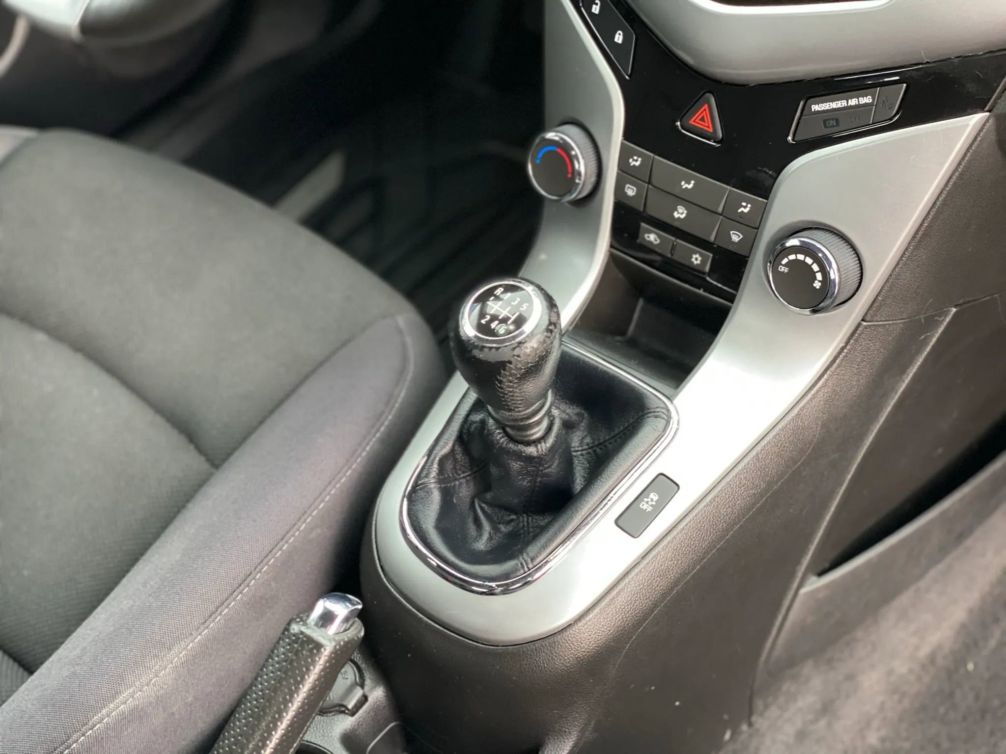 Used 2013 Chevrolet Cruze Eco image 32