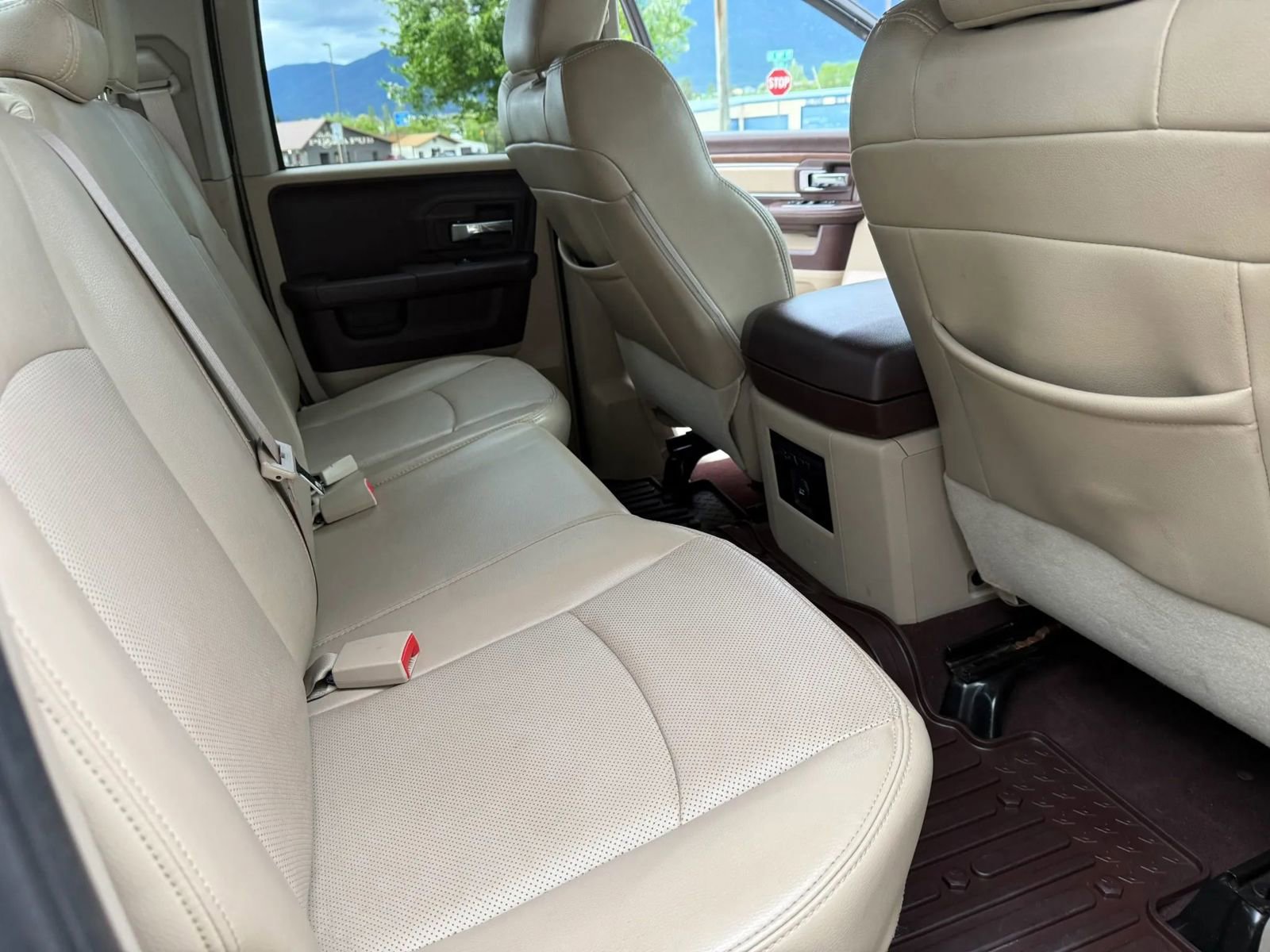Used 2013 RAM 1500 Laramie w/ Convenience Group AWD/4WD image 11