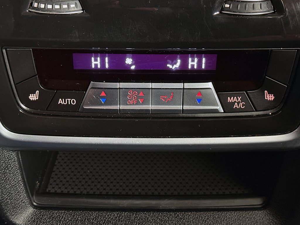 Used 2023 BMW X7 xDrive40i w/ Premium Package image 51