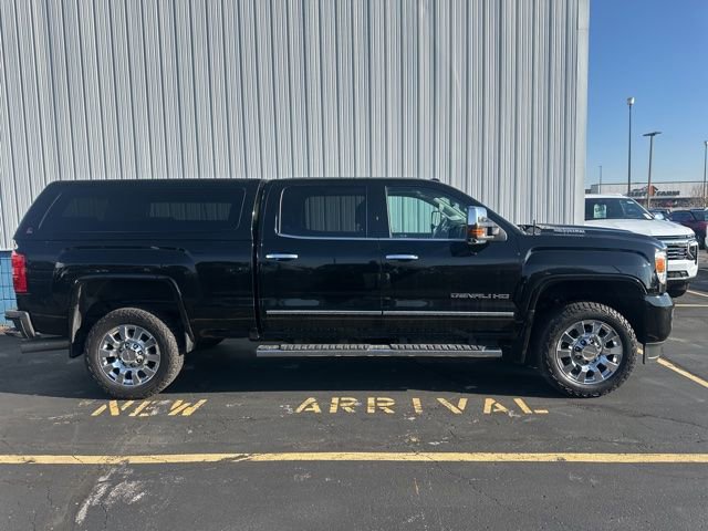 Used 2019 GMC Sierra 2500 Denali image 2