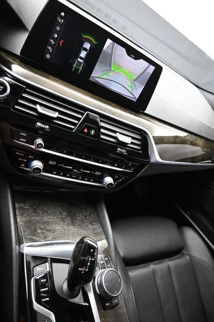 Used 2019 BMW 530e w/ Convenience Package RWD image 15