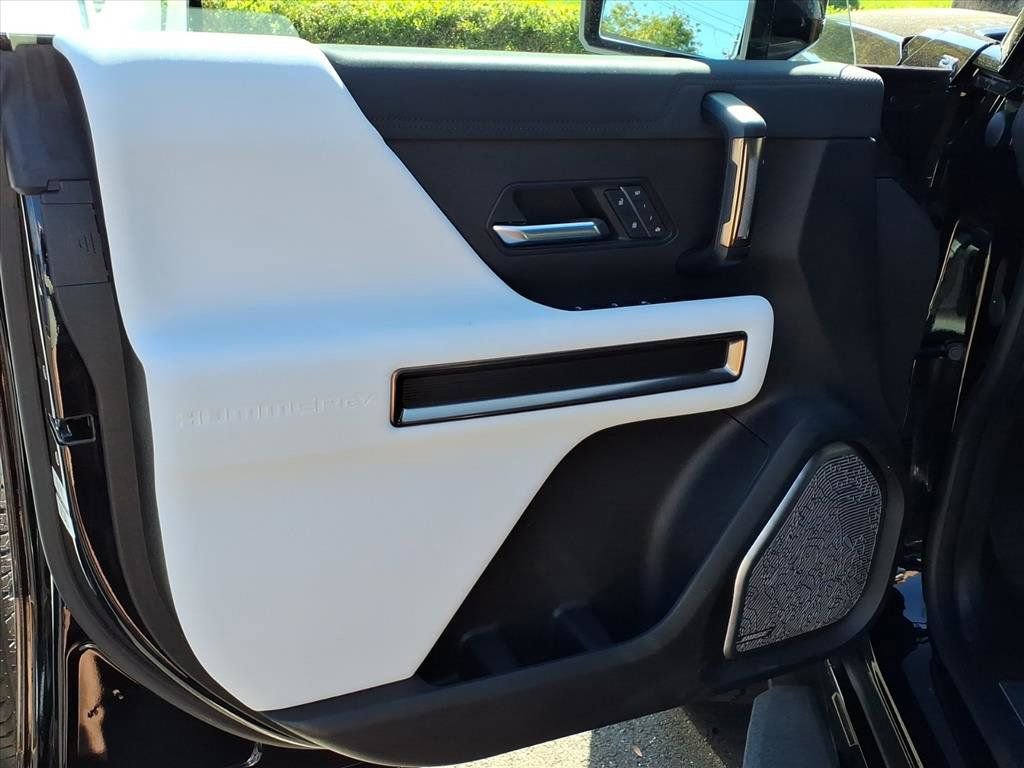 Used 2025 GMC Hummer EV 2X image 11