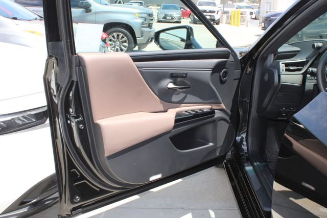 Certified 2025 Lexus ES 350 w/ Premium Package FWD image 11
