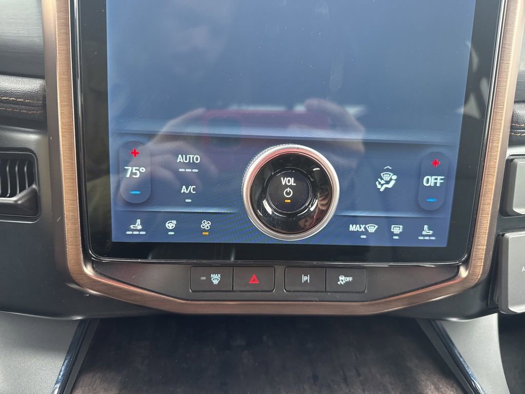 Used 2022 Ford F150 Lightning Lariat image 35