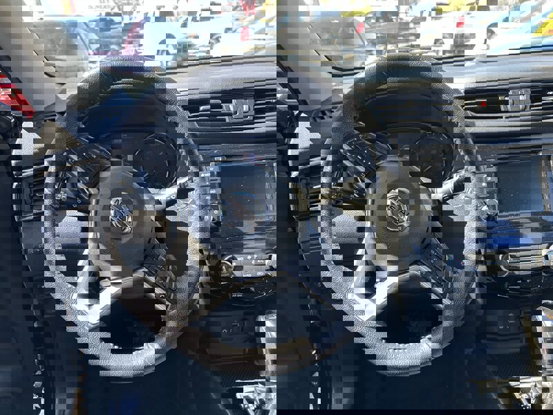 Used 2019 Nissan Rogue SV image 27