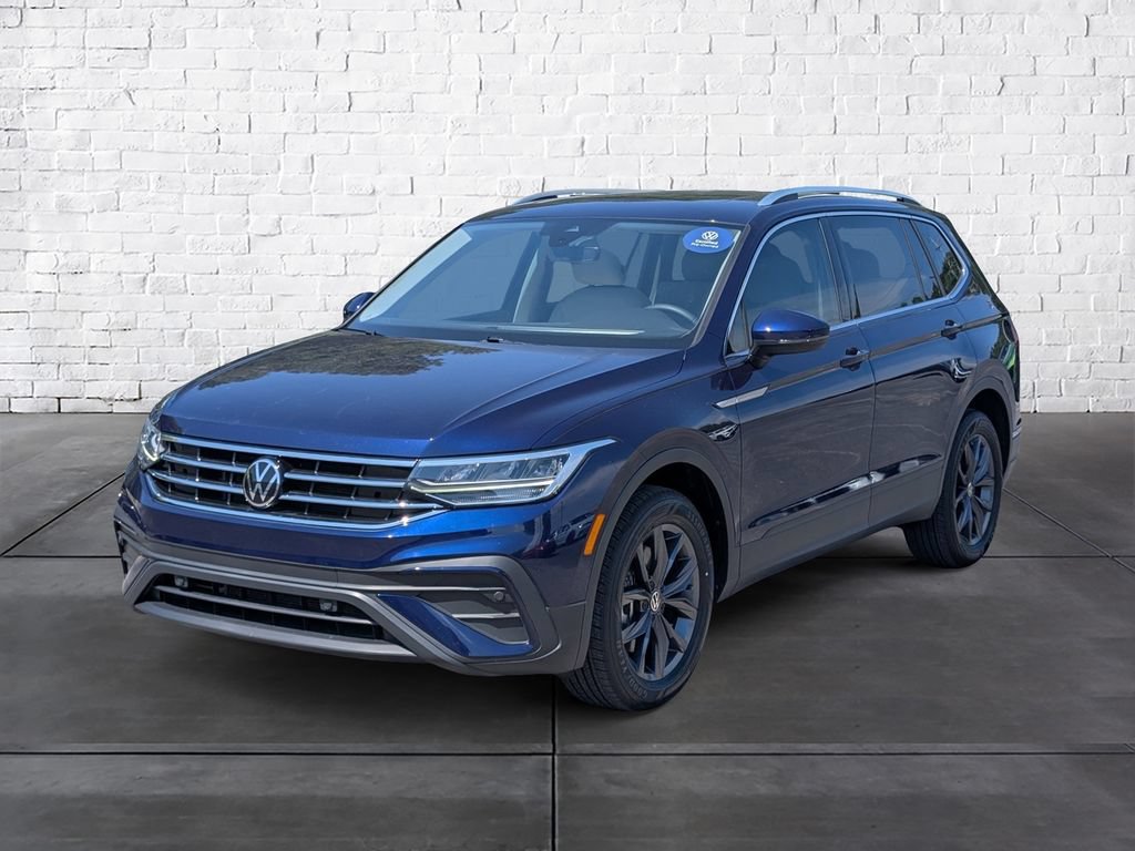 Certified 2023 Volkswagen Tiguan SE w/ Panoramic Sunroof Package FWD image 4