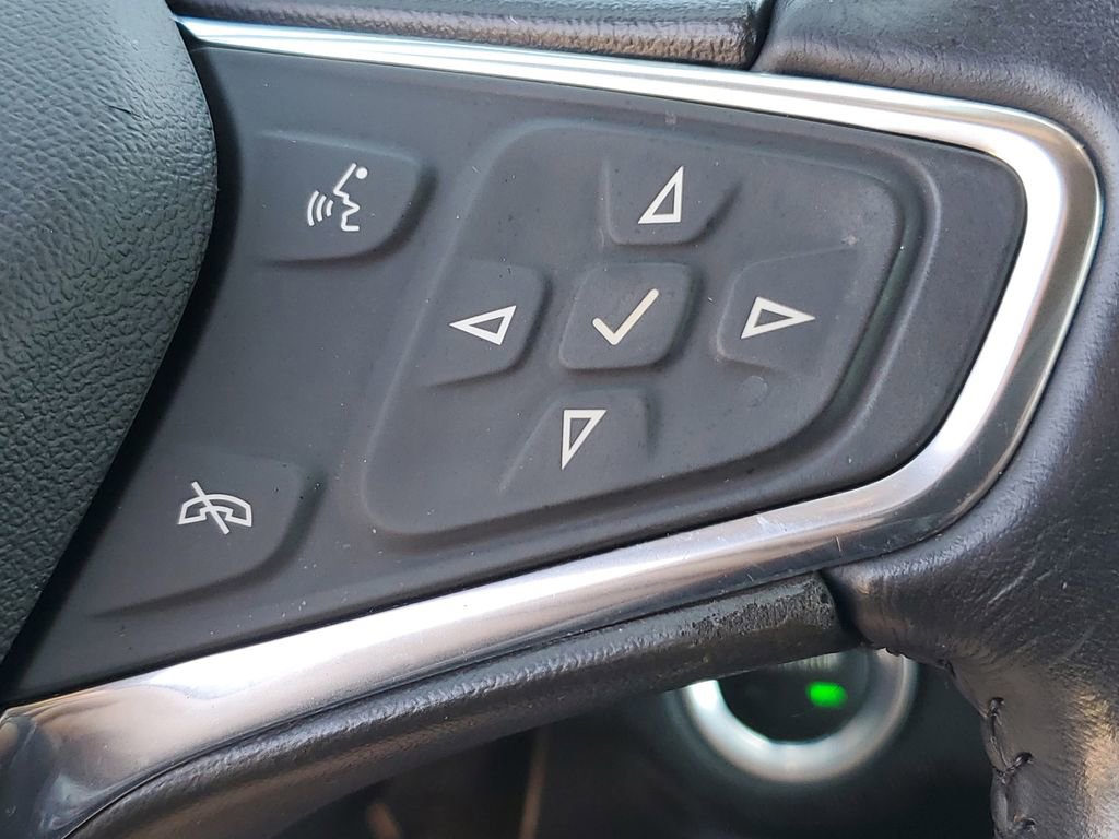 Used 2020 Chevrolet Equinox LT w/ Driver Convenience Package FWD image 13