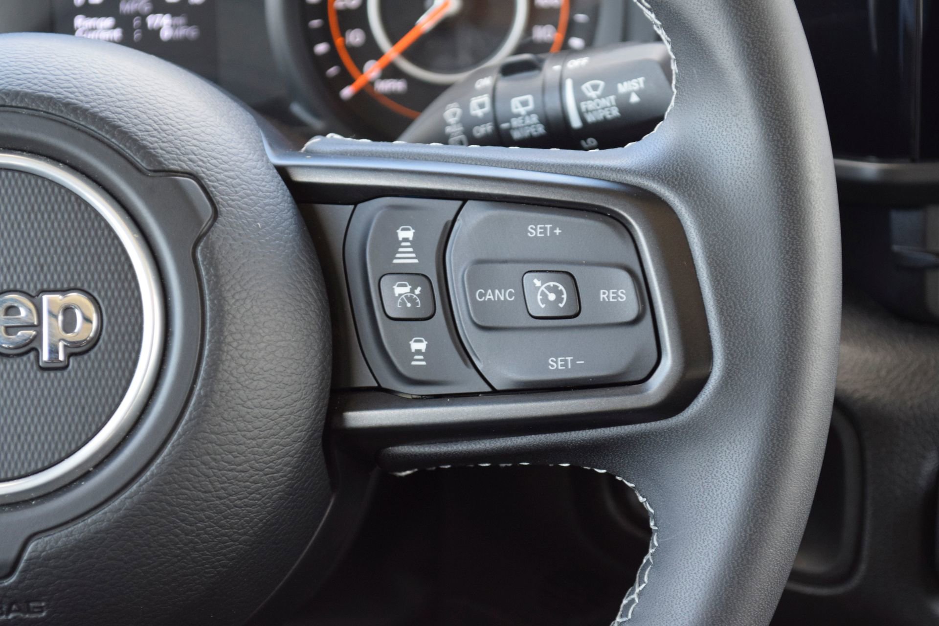 Used 2025 Jeep Wrangler Sport S AWD/4WD image 7