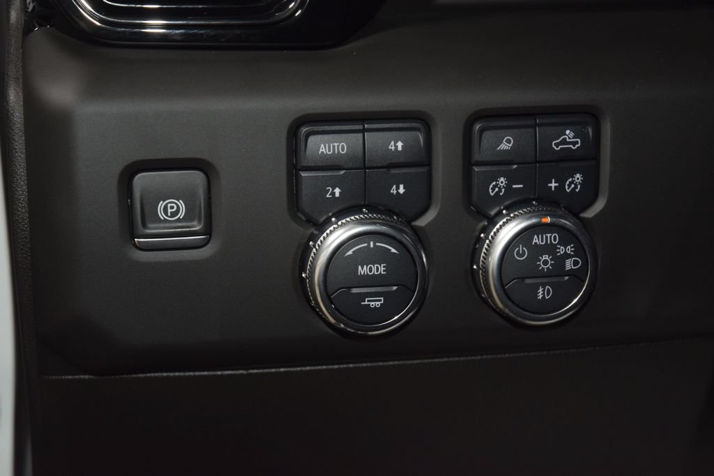 Used 2025 GMC Sierra 2500 AT4 w/ AT4 Premium Plus Package AWD/4WD image 35