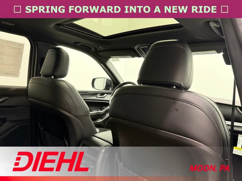 New 2025 Jeep Grand Cherokee Altitude AWD/4WD image 13