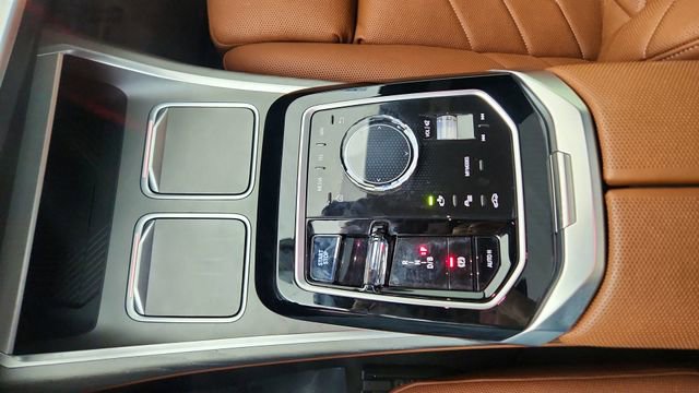 Used 2023 BMW i7 xDrive60 w/ Executive Package 2 image 55