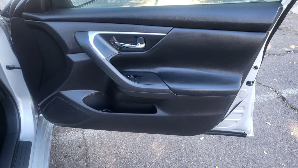 Used 2016 Nissan Altima 2.5 S w/ Power Driver Seat Package image 16