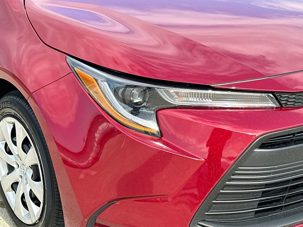 Certified 2025 Toyota Corolla LE image 9