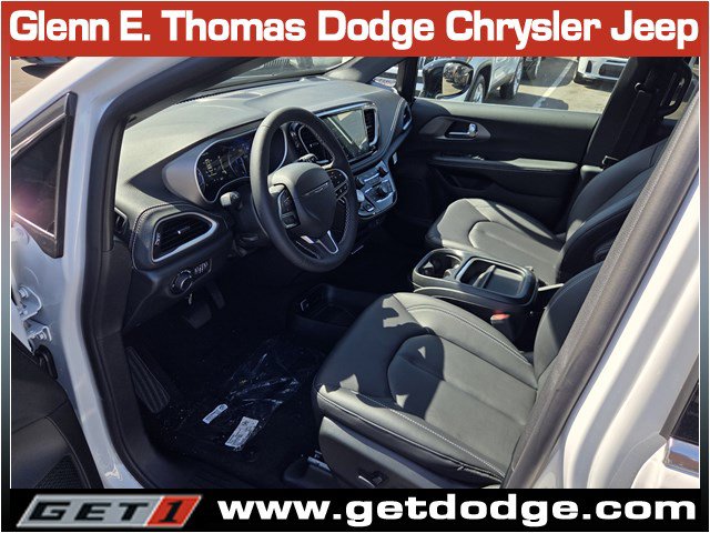 New 2027 Chrysler Pacifica Select FWD image 12