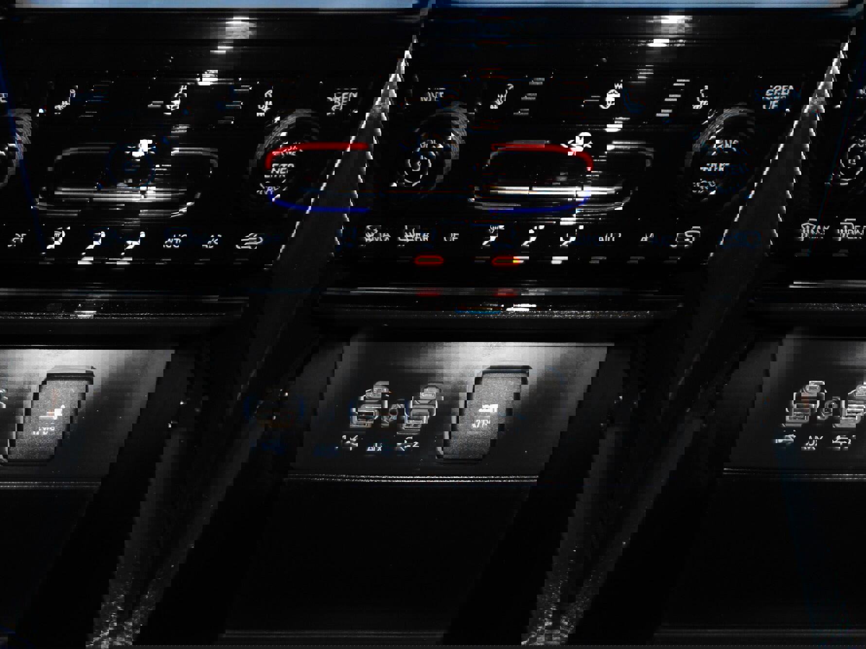 Certified 2024 Jeep Grand Cherokee Limited w/ Black Appearance Package image 18