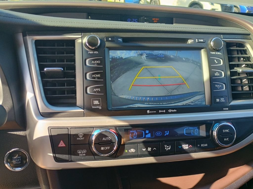 Used 2017 Toyota Highlander Limited FWD image 33