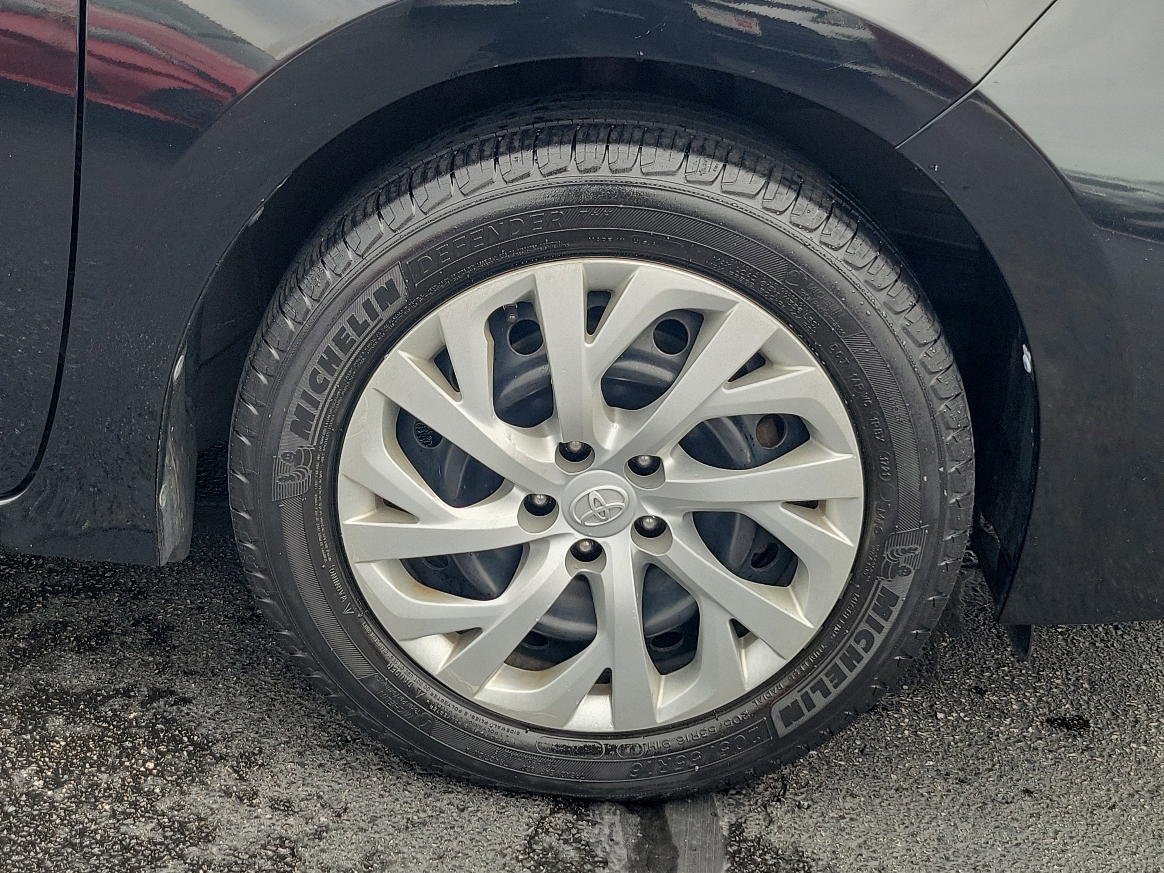 Used 2017 Toyota Corolla LE w/ Carpet Mat Package (TMS) image 6