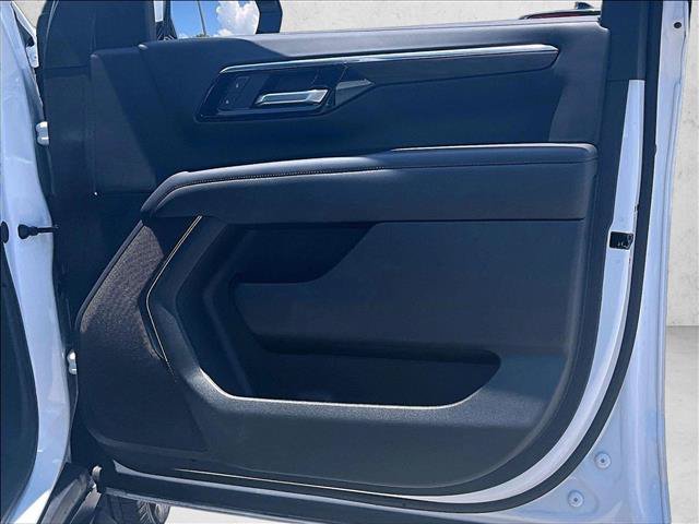 Used 2025 Chevrolet Tahoe LT RWD image 19