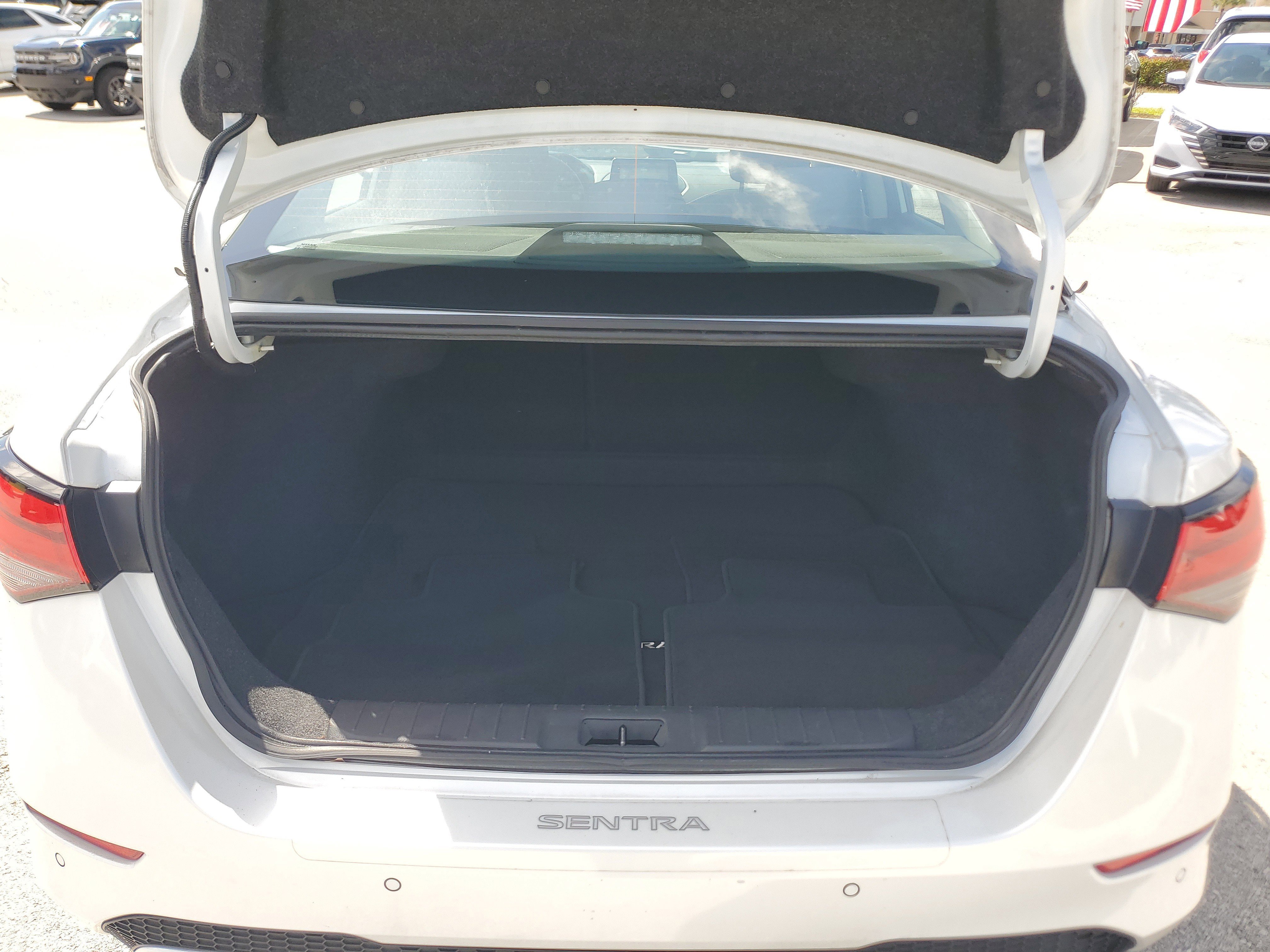 Used 2021 Nissan Sentra SV image 11