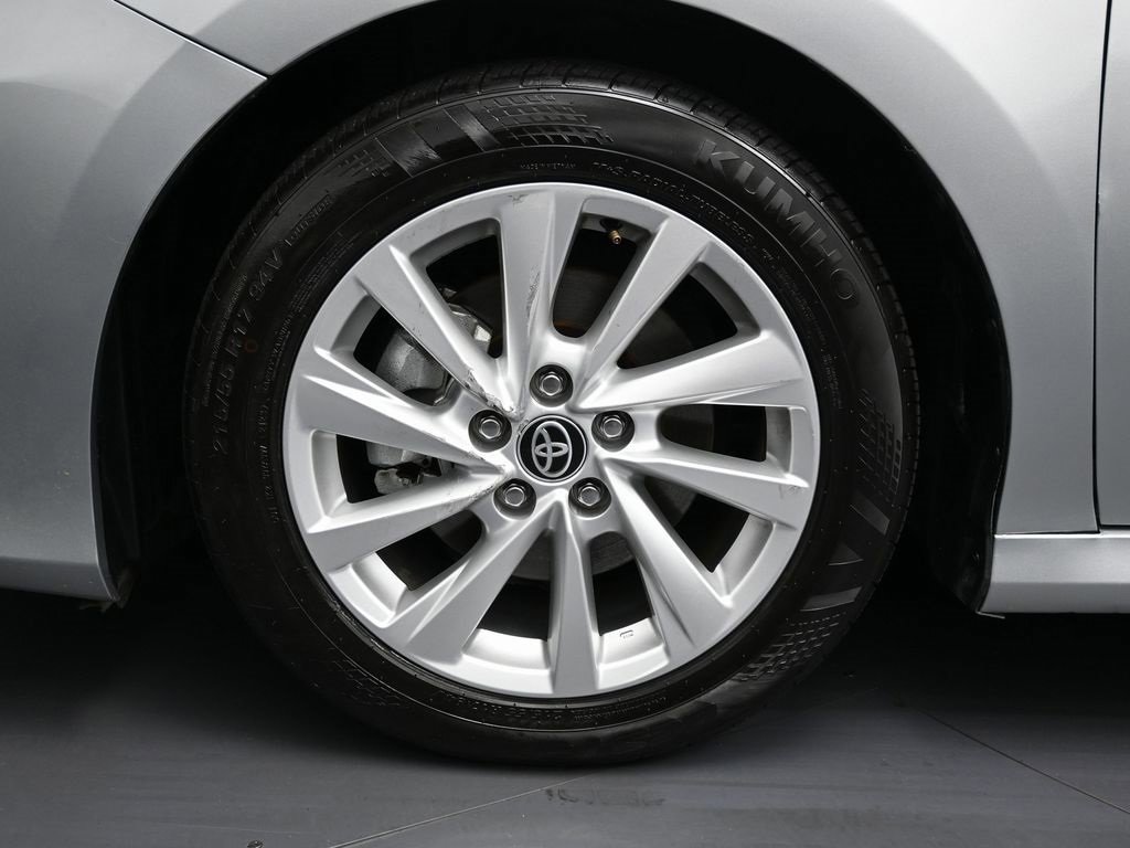 Used 2024 Toyota Camry LE image 9