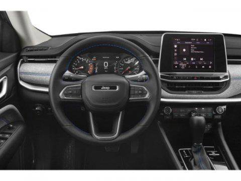 Used 2022 Jeep Compass Latitude image 10