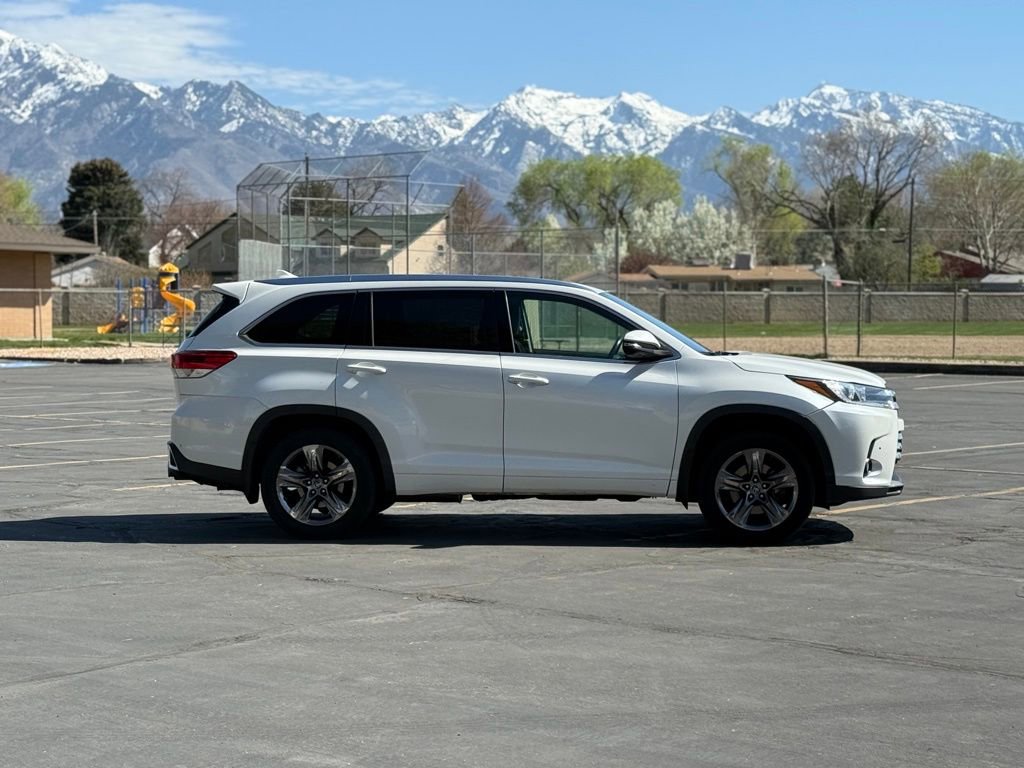 Used 2018 Toyota Highlander Limited Platinum image 4