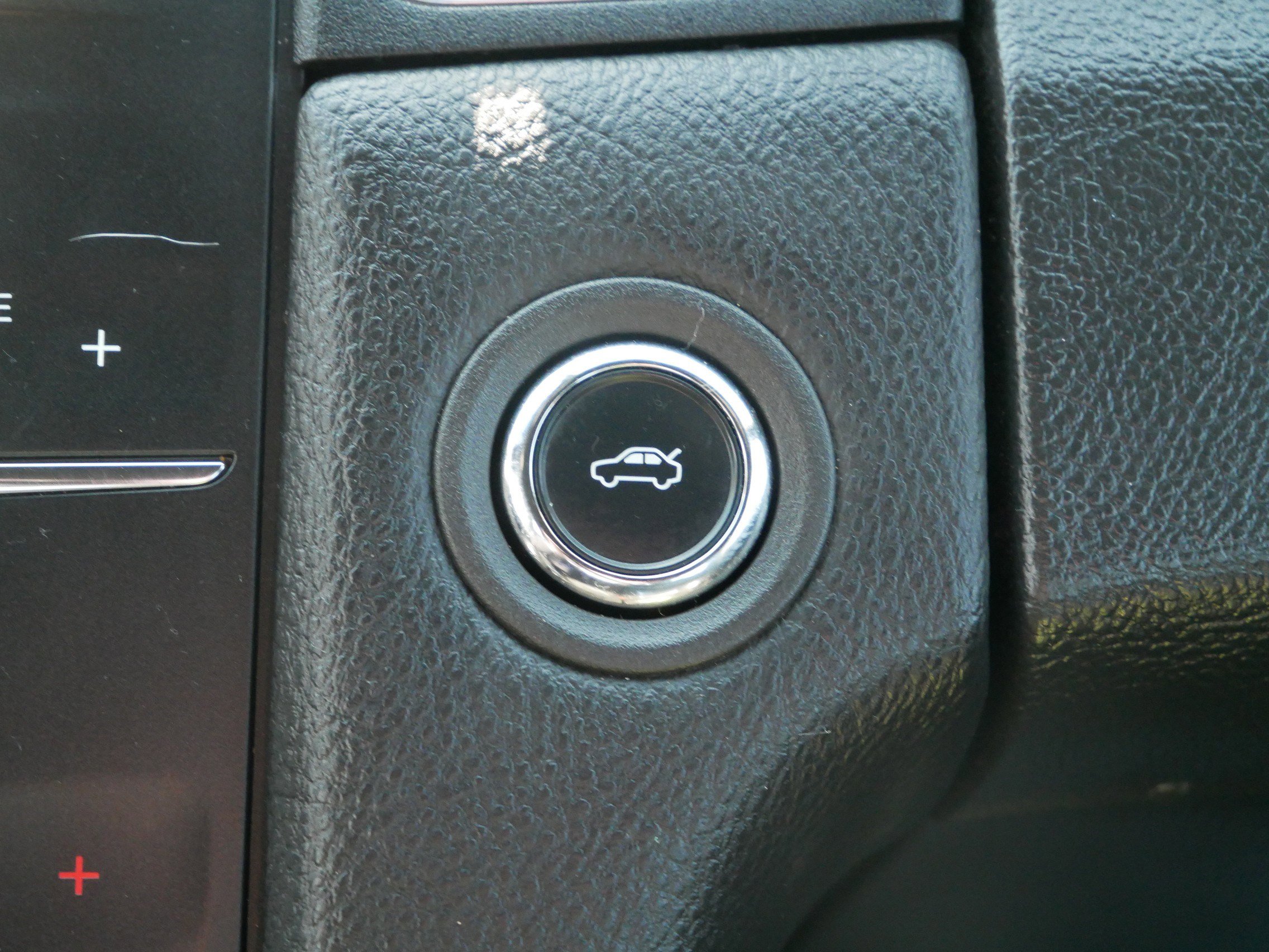 Used 2016 Ford Taurus SEL w/ Equipment Group 201A image 32