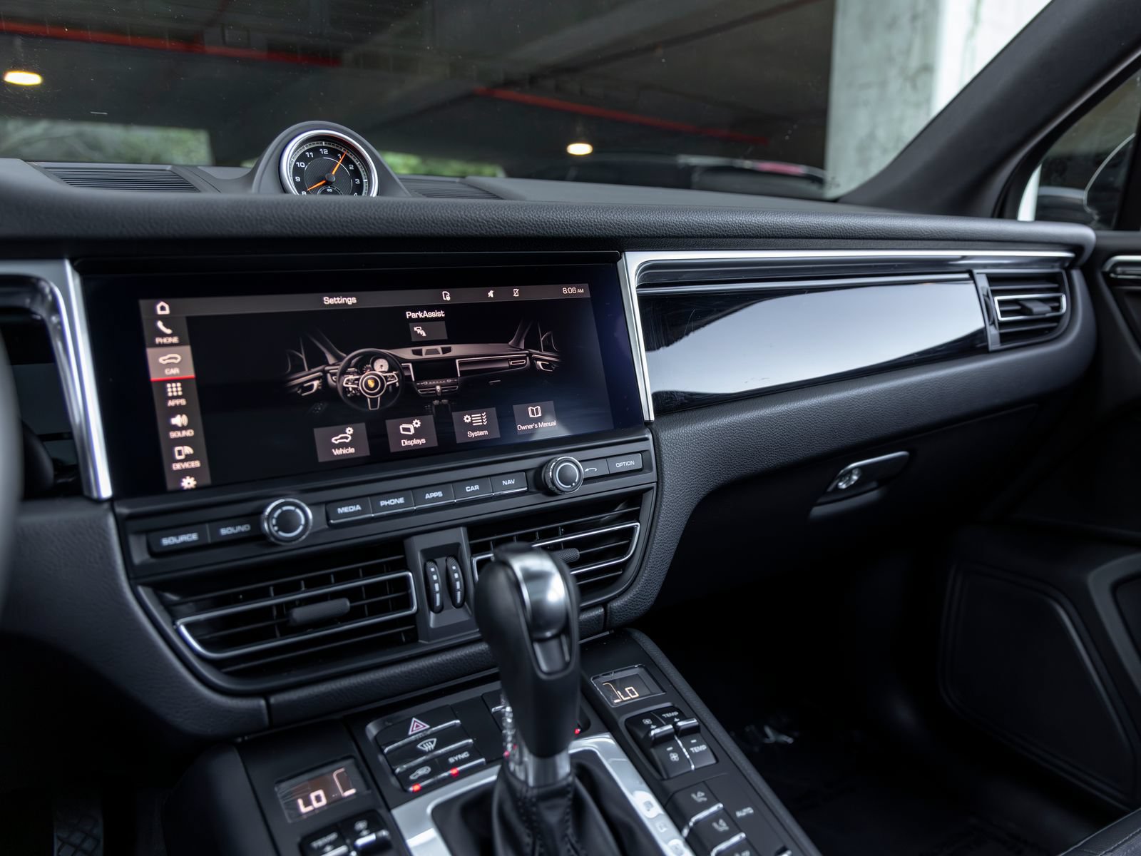 Certified 2021 Porsche Macan AWD/4WD image 36
