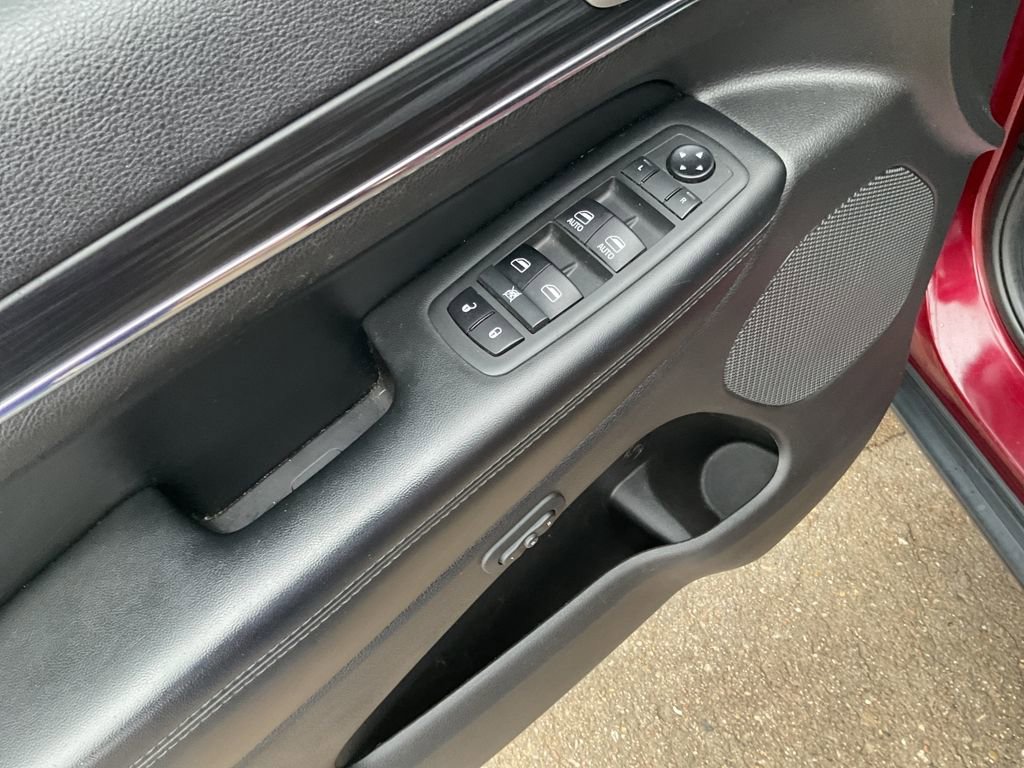 Used 2019 Jeep Grand Cherokee Limited w/ Luxury Group II image 11