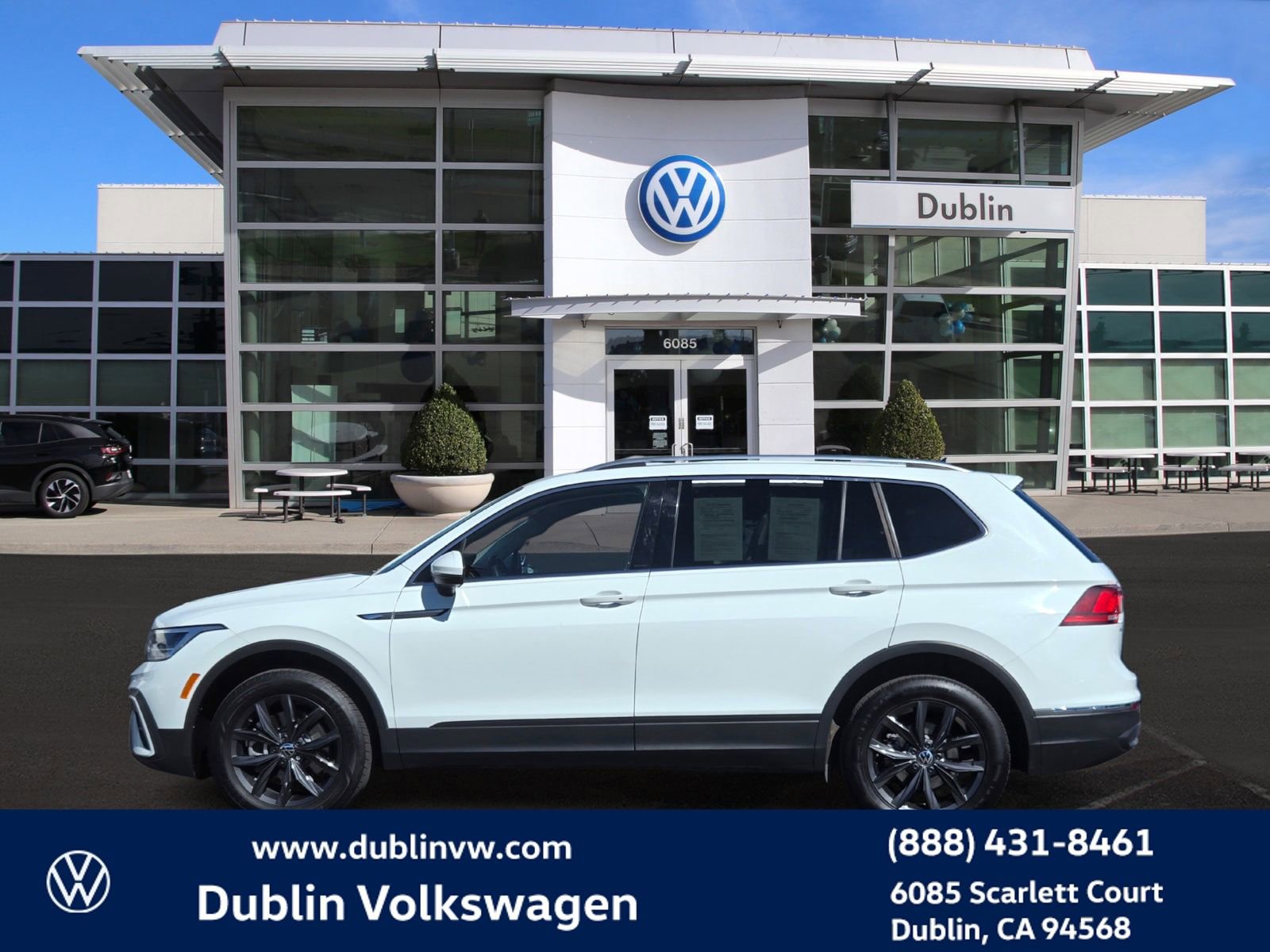 Used 2024 Volkswagen Tiguan SE image 7